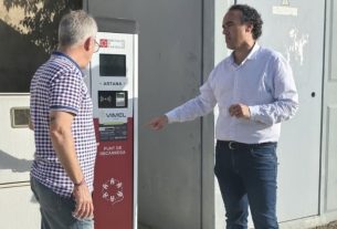Punto de recarga vehículo eléctrico.